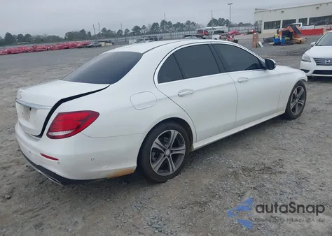 2017 Mercedes-Benz E 300 z USA, uszkodzony, nr VIN WDDZF4JBXHA172285